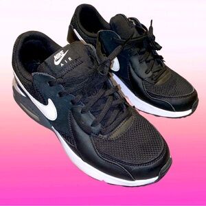 Nike Airmax, tennis shoes